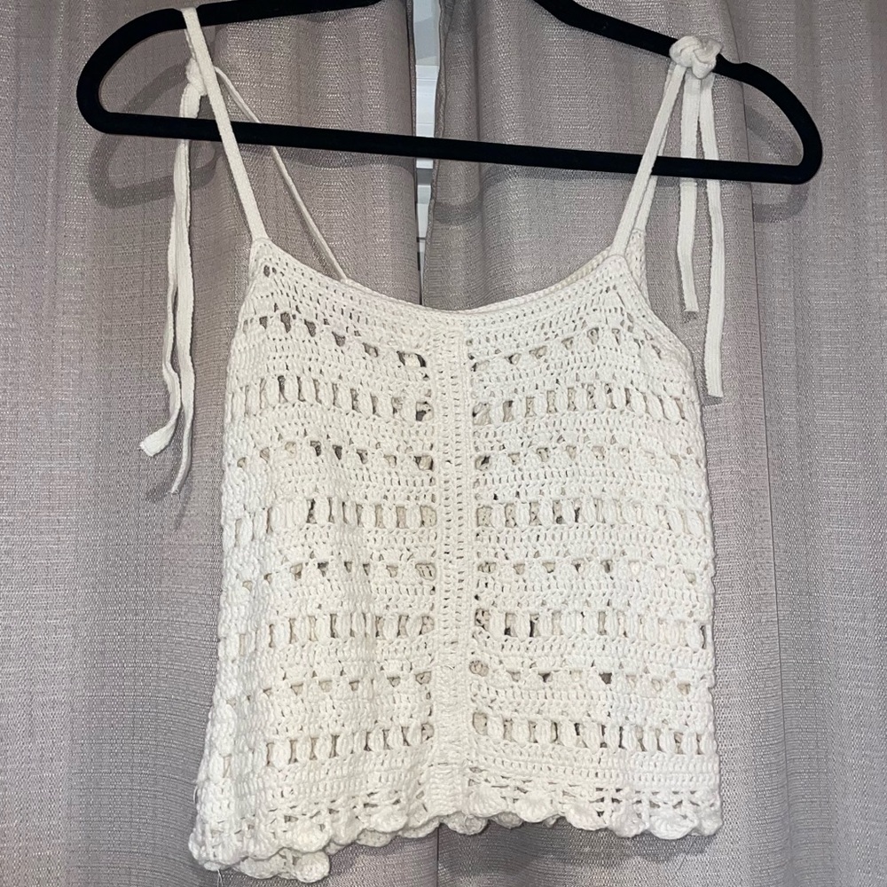 American Eagle tan crotchet top with adjustable staps •size XS
